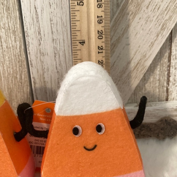 Hyde and Eek 2022 Halloween Candy Corn Figurine - Picture 8 of 9